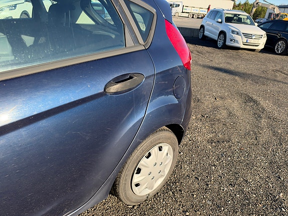 Ford Fiesta 16 of 24