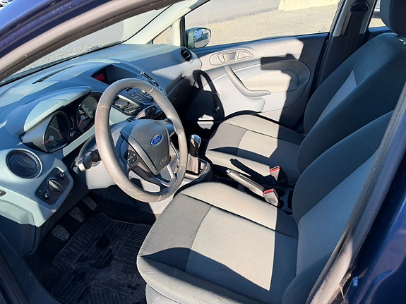 Ford Fiesta 19 of 24