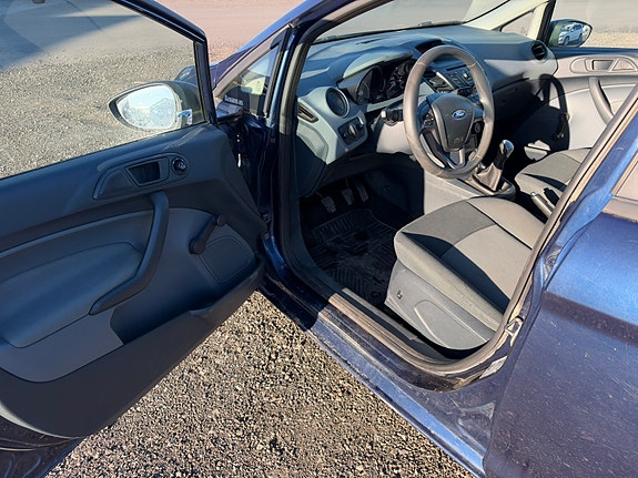 Ford Fiesta 20 of 24