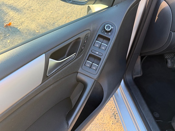 Volkswagen Golf VI 14 of 17