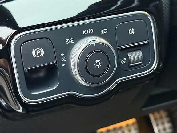 Mercedes-Benz A200 26 of 30