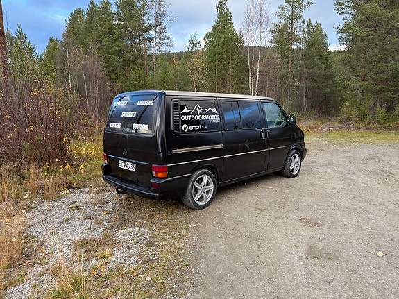 Volkswagen Caravelle 5 of 28