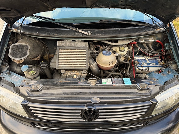 Volkswagen Caravelle 24 of 28