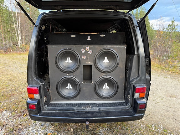 Volkswagen Caravelle 20 of 28