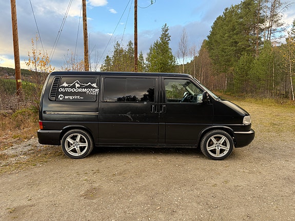 Volkswagen Caravelle 4 of 28