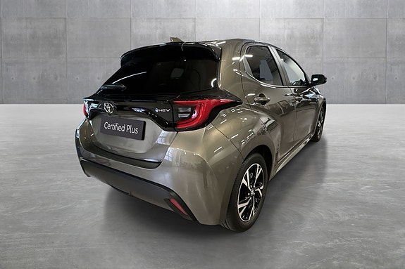 Toyota Yaris 5 of 19