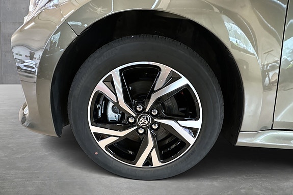 Toyota Yaris 19 of 19