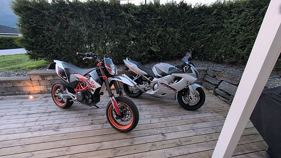 KTM 690 SMC R 11 of 11