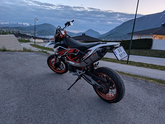KTM 690 SMC R 4 of 11