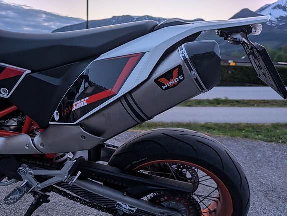 KTM 690 SMC R 6 of 11