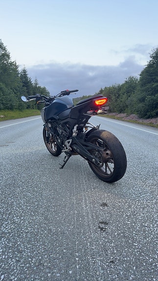 Honda CB 125 R 4 of 13