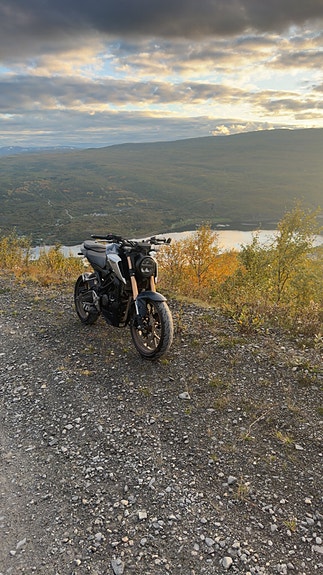 Honda CB 125 R 7 of 13