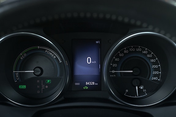Toyota Auris 15 of 28