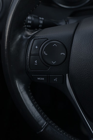 Toyota Auris 13 of 28