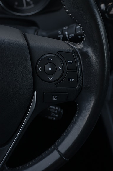 Toyota Auris 14 of 28