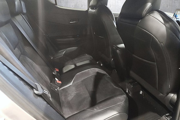 Toyota C-HR 12 of 25
