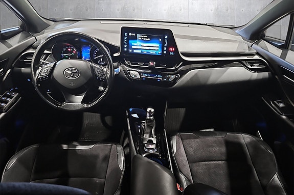 Toyota C-HR 15 of 25