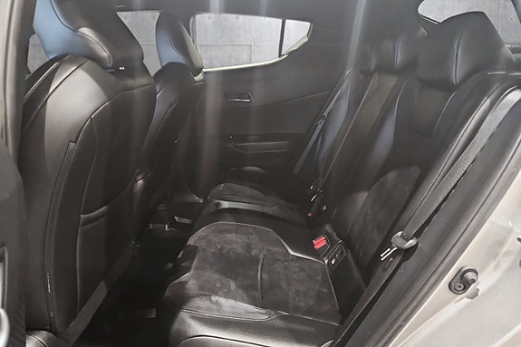Toyota C-HR 11 of 25