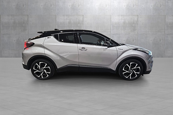 Toyota C-HR 6 of 25