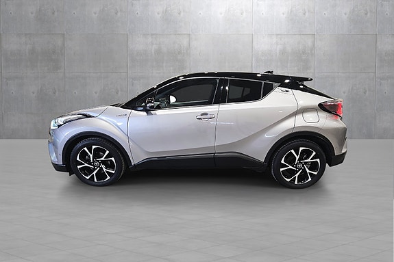 Toyota C-HR 2 of 25