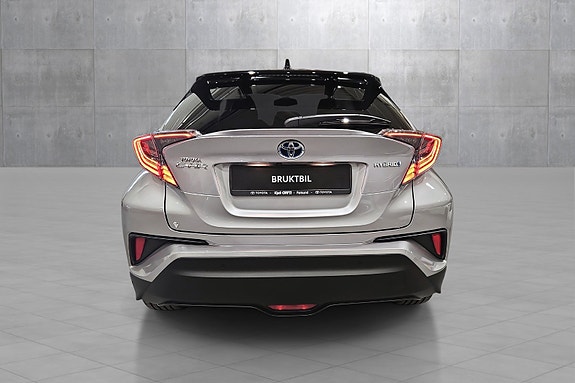 Toyota C-HR 4 of 25