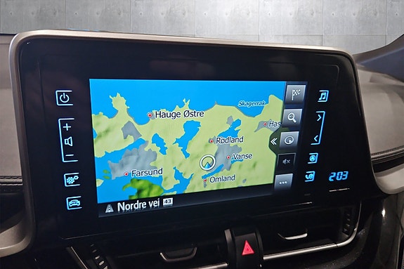 Toyota C-HR 23 of 25