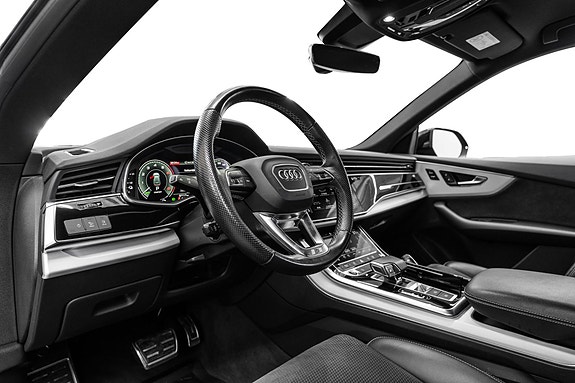 Audi Q8 13 of 29