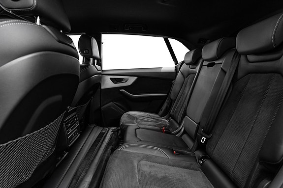 Audi Q8 15 of 29