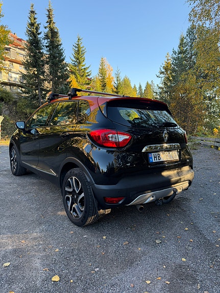 Renault Captur 2 of 11