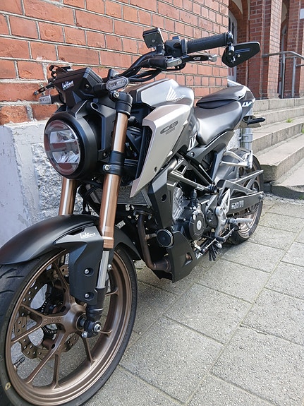 Honda CB 125 R 3 of 11