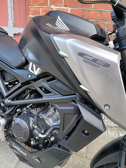 Honda CB 125 R 6 of 11