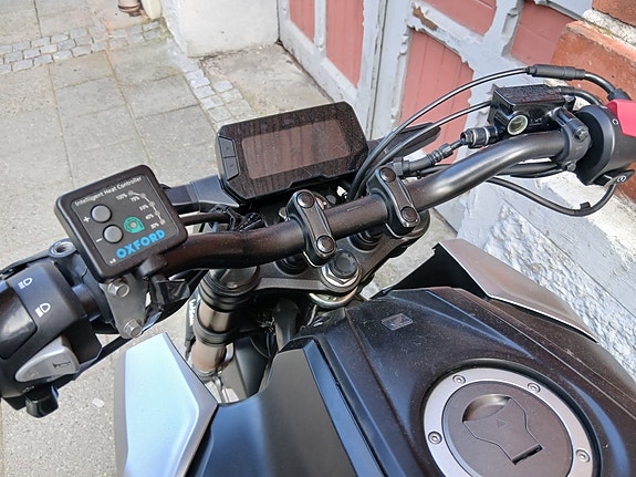Honda CB 125 R 4 of 11
