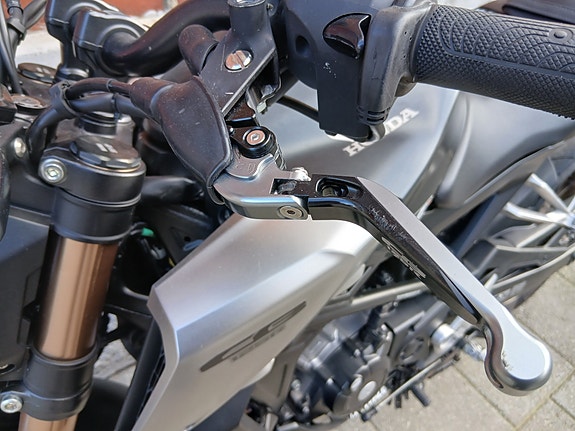 Honda CB 125 R 8 of 11