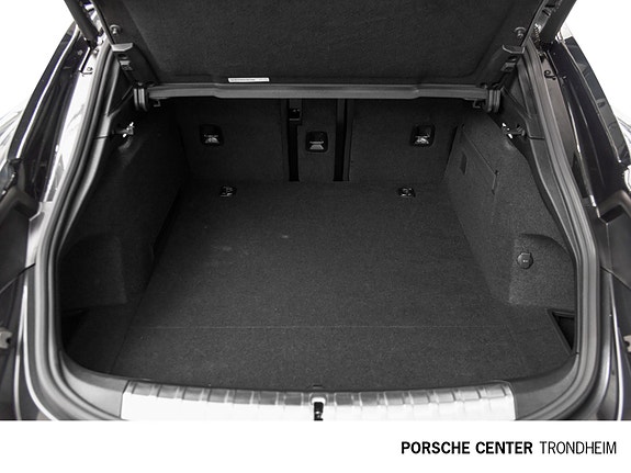 Porsche Taycan 4 29 of 30