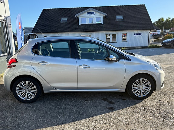 Peugeot 208 14 of 30