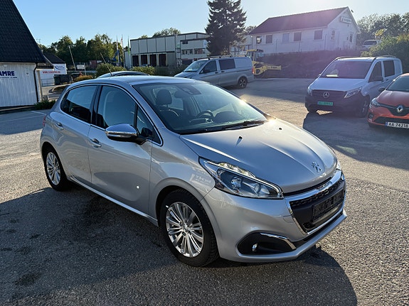 Peugeot 208 23 of 30