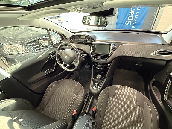 Peugeot 208 29 of 30