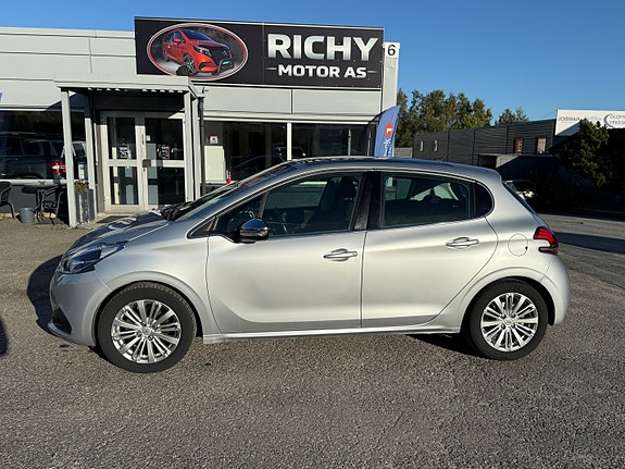 Peugeot 208 21 of 30