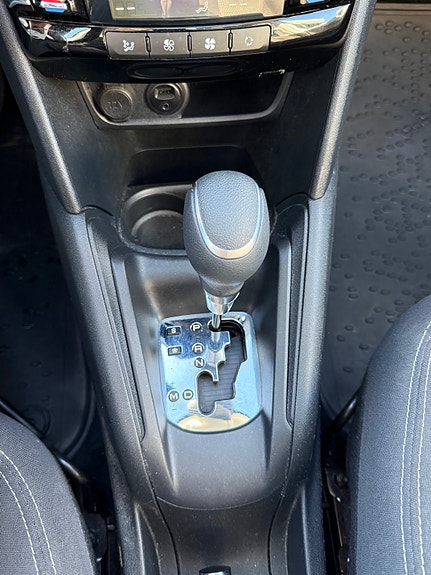 Peugeot 208 12 of 30