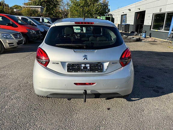 Peugeot 208 19 of 30