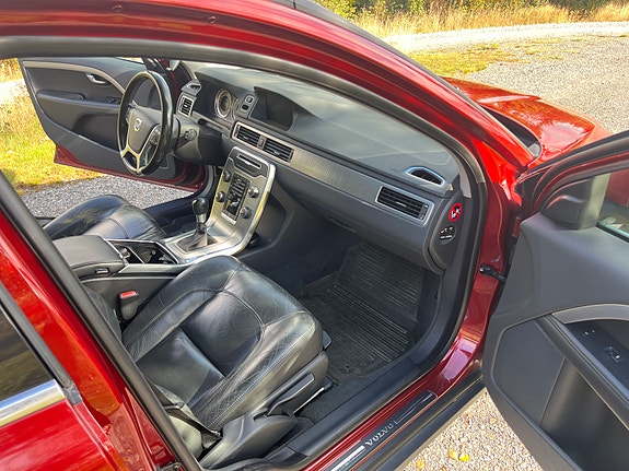 Volvo XC70 8 of 14