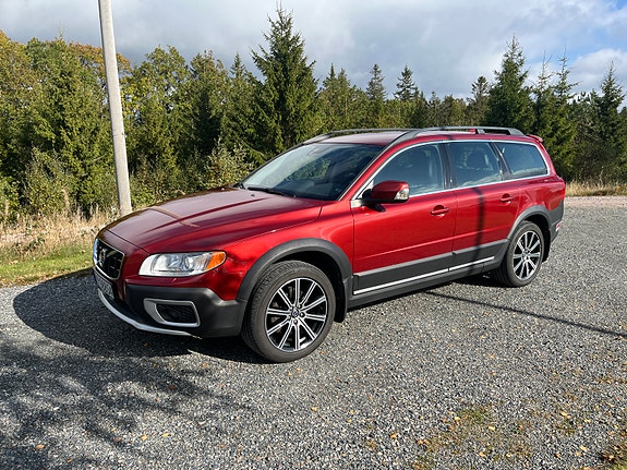 Volvo XC70 2 of 14