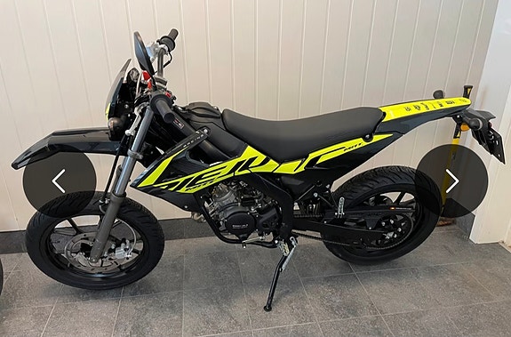 Rieju MRT 50 Supermoto 3 of 4