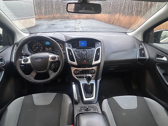 Ford Focus 10 of 16