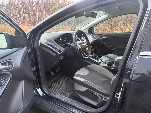Ford Focus 8 of 16