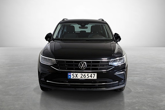 Volkswagen Tiguan 2 of 18