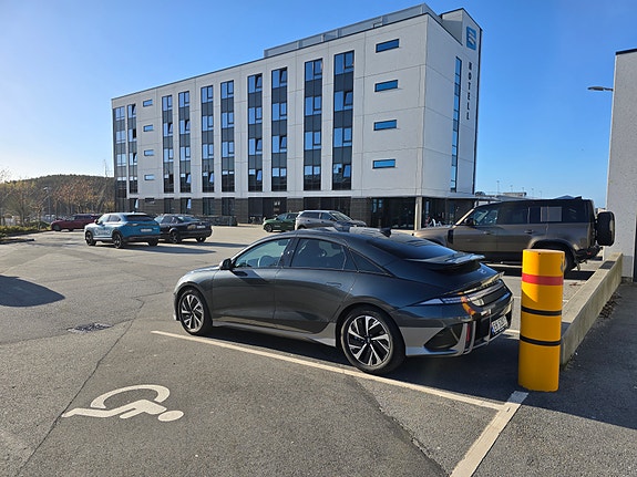 Hyundai Ioniq 6 10 of 12