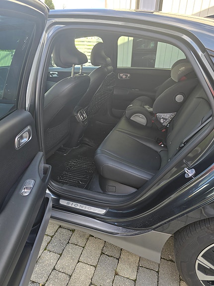 Hyundai Ioniq 6 7 of 12