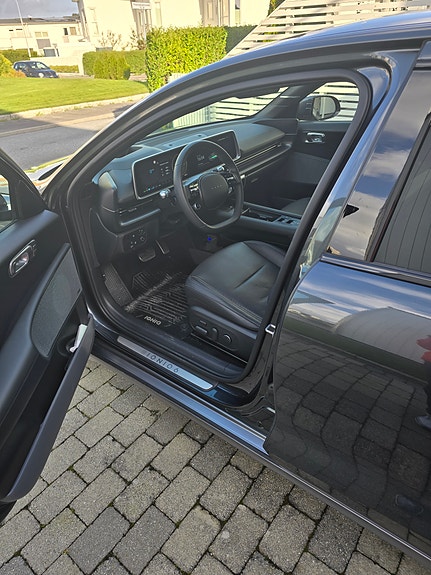 Hyundai Ioniq 6 5 of 12