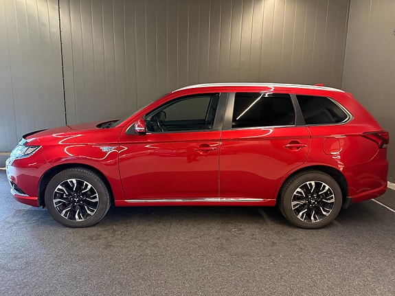 Mitsubishi Outlander 2 of 23